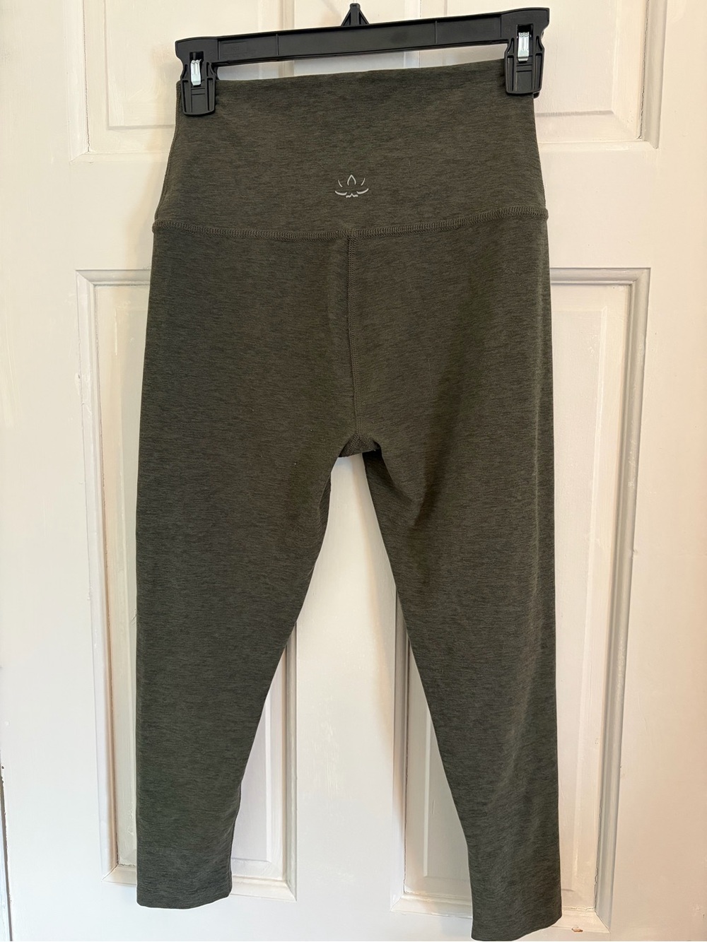 Beyond Yoga Spacedye Crop Legging High Waisted size Medium Eden Green athleisure